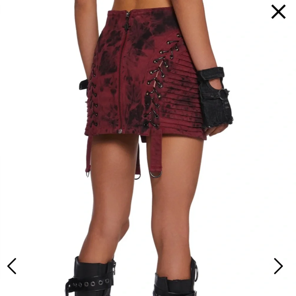 Red and Black Lace-Up Skirt - Picture 3 of 5